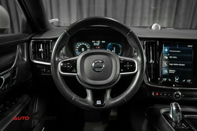 volvo-s90-elektrisitetbensin-2018-big-28