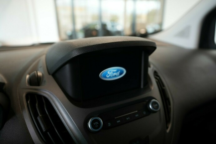ford-transit-courier-diesel-2021-big-11