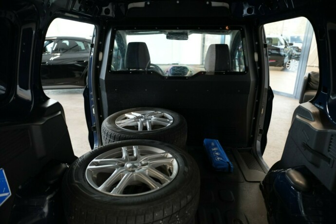 ford-transit-courier-diesel-2021-big-15