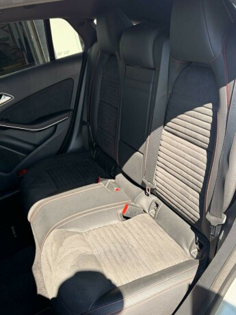 mercedes-benz-cla250-bensin-2015-big-40