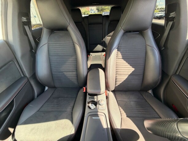 mercedes-benz-cla250-bensin-2015-big-38