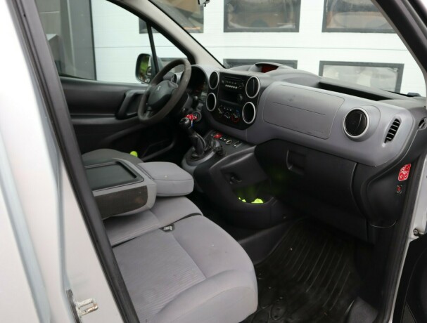 peugeot-partner-diesel-2012-big-6