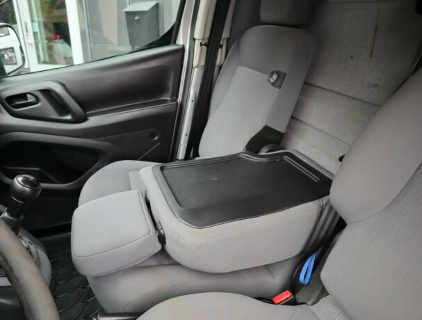 peugeot-partner-diesel-2012-big-8