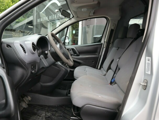peugeot-partner-diesel-2012-big-4