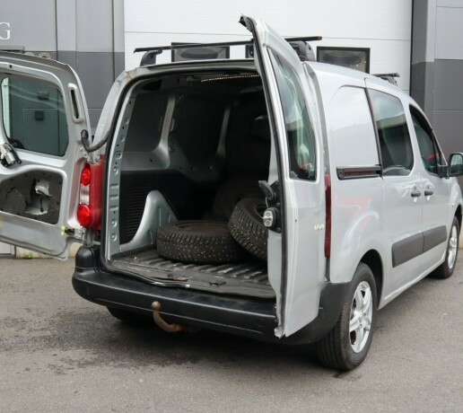 peugeot-partner-diesel-2012-big-12