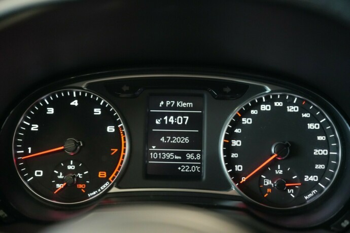 audi-a1-bensin-2014-big-13