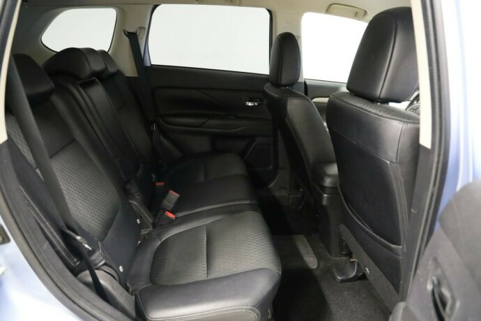 mitsubishi-outlander-elektrisitetbensin-2015-big-13