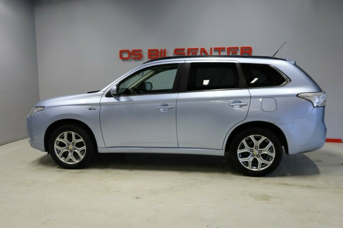 mitsubishi-outlander-elektrisitetbensin-2015-big-5