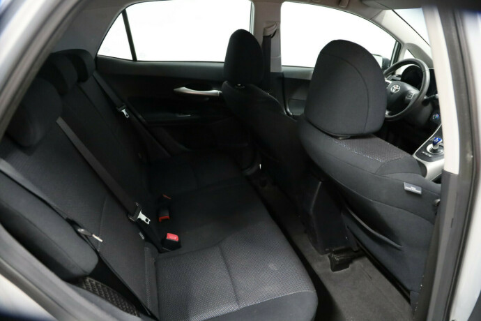 toyota-auris-bensin-2012-big-9