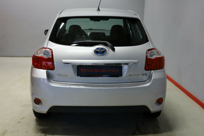 toyota-auris-bensin-2012-big-2