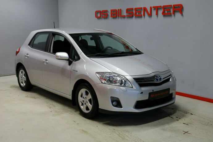 toyota-auris-bensin-2012-big-0