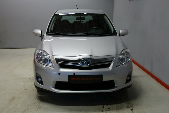 toyota-auris-bensin-2012-big-1