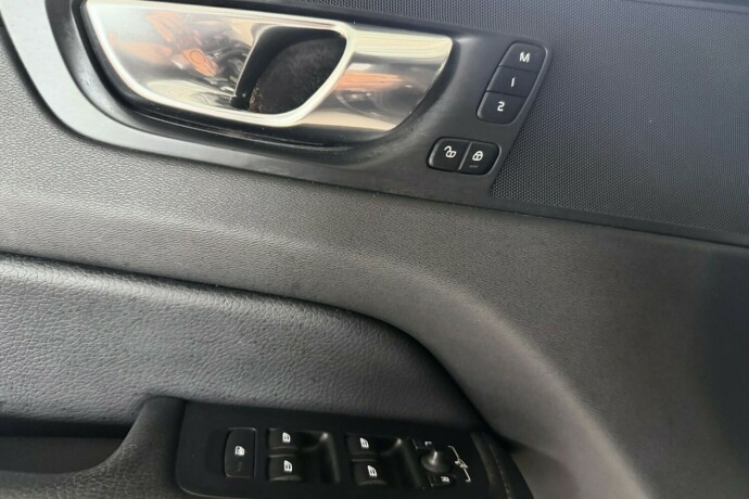 volvo-xc-60-elektrisitetbensin-2019-big-14