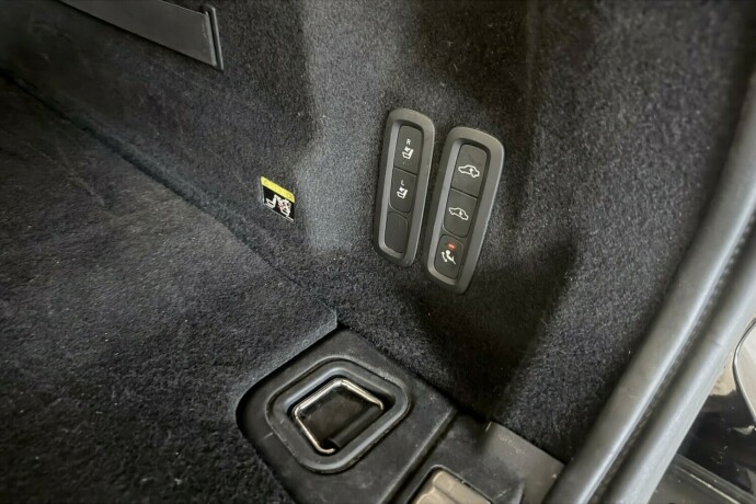 volvo-xc-60-elektrisitetbensin-2019-big-10
