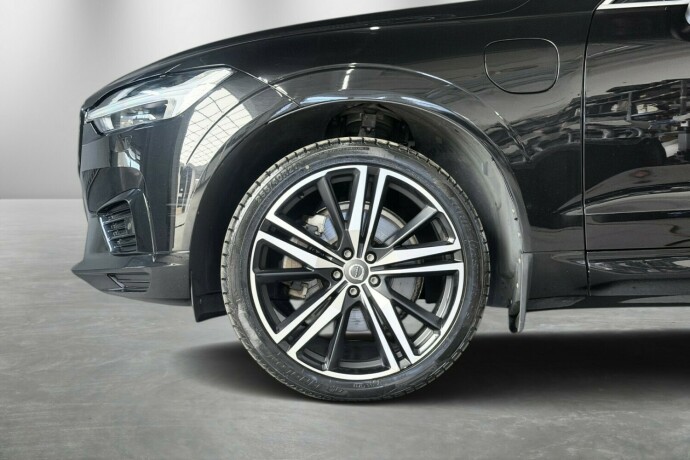 volvo-xc-60-elektrisitetbensin-2019-big-1