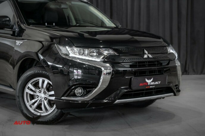 mitsubishi-outlander-elektrisitetbensin-2017-big-1