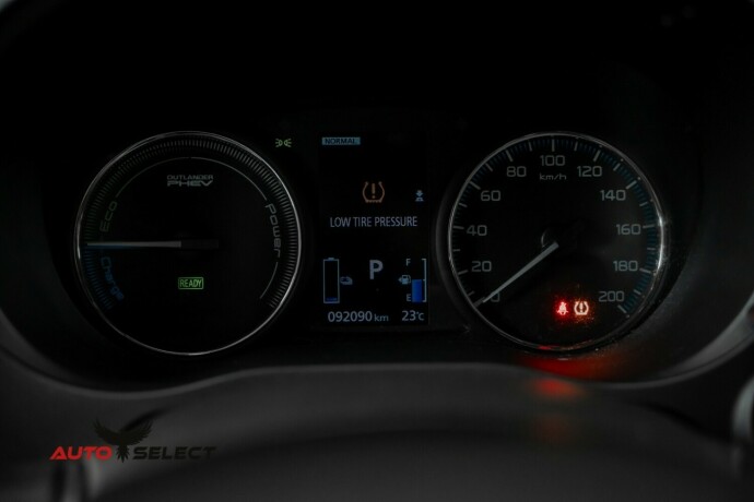 mitsubishi-outlander-elektrisitetbensin-2017-big-28