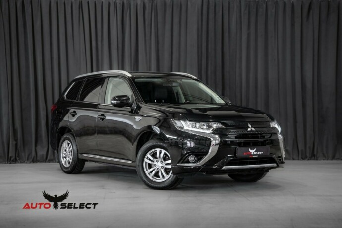 mitsubishi-outlander-elektrisitetbensin-2017-big-0