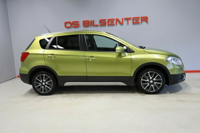 suzuki-sx4-s-cross-bensin-2014-big-2
