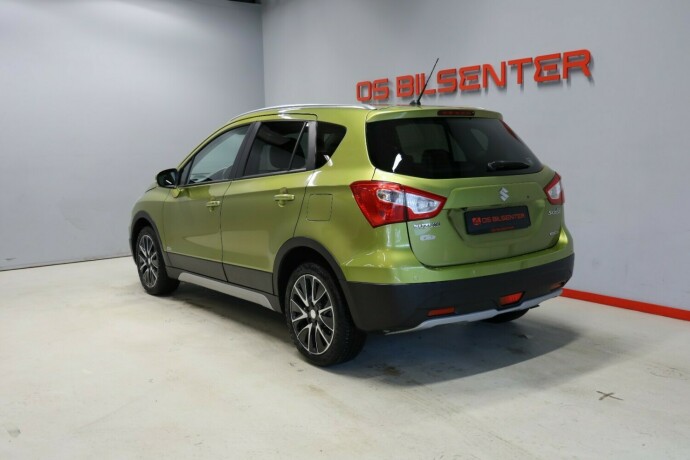 suzuki-sx4-s-cross-bensin-2014-big-3