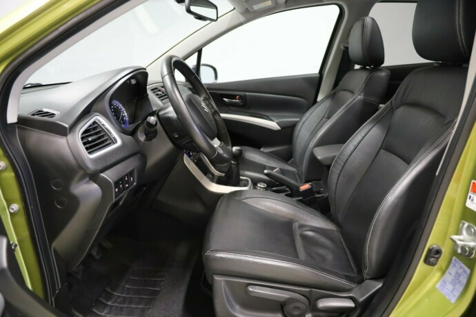 suzuki-sx4-s-cross-bensin-2014-big-7