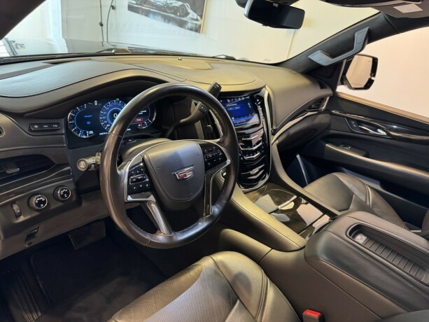 cadillac-escalade-bensin-2020-big-6
