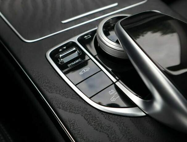 mercedes-benz-c-klasse-plug-in-petrol-2017-big-18