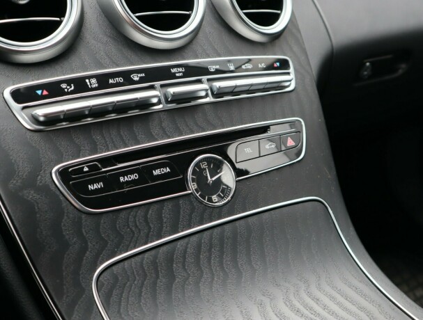 mercedes-benz-c-klasse-plug-in-petrol-2017-big-19
