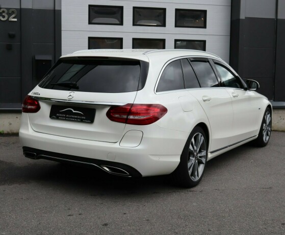 mercedes-benz-c-klasse-plug-in-petrol-2017-big-3