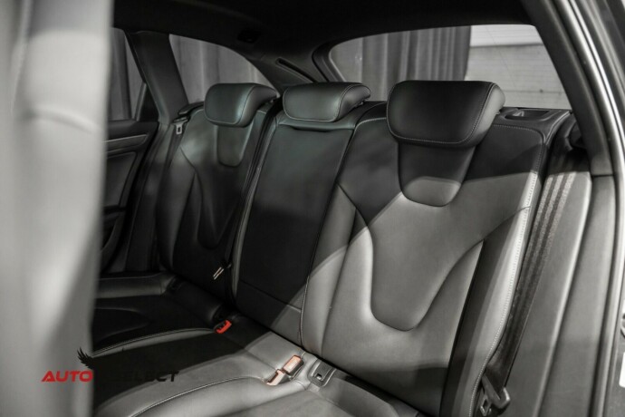 audi-rs4-bensin-2012-big-22