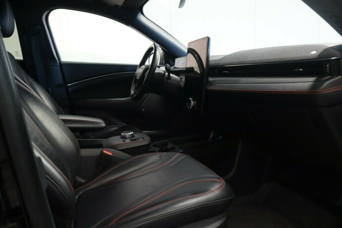 ford-mustang-mach-e-elektrisitet-2022-big-9