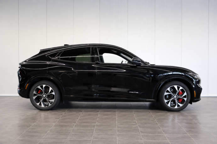 ford-mustang-mach-e-elektrisitet-2022-big-4