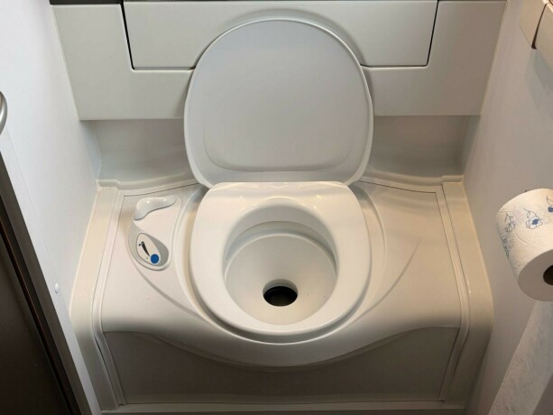 adria-alpina-663pt-3-k248yesenger-lav-seng-sittegruppe-alde-2017-big-64