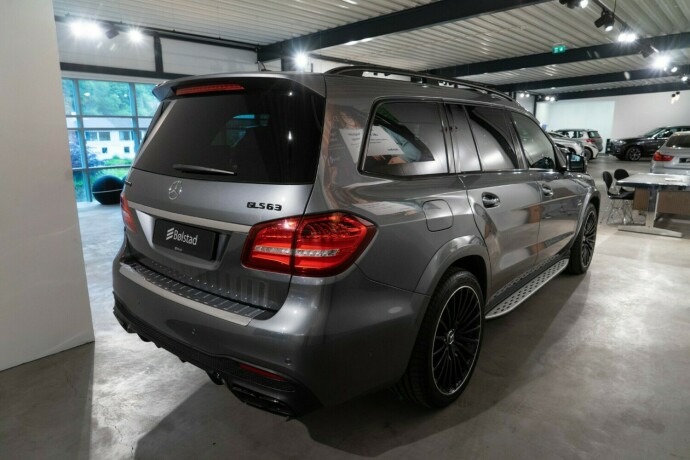 mercedes-benz-gls63-bensin-2017-big-3