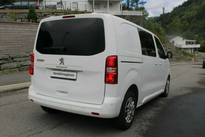 peugeot-expert-diesel-2022-big-5