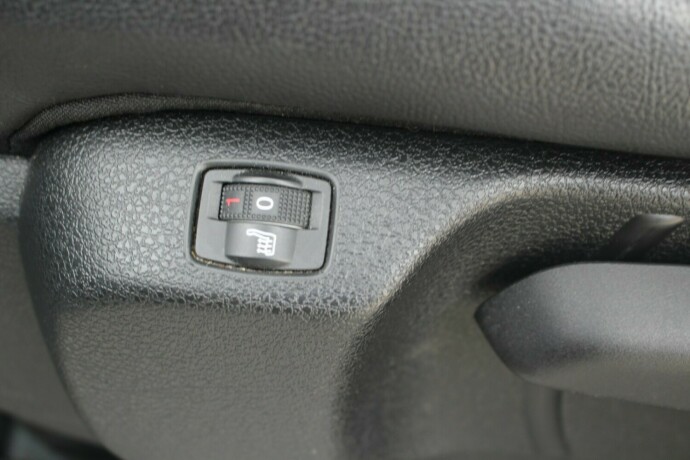 peugeot-expert-diesel-2022-big-13