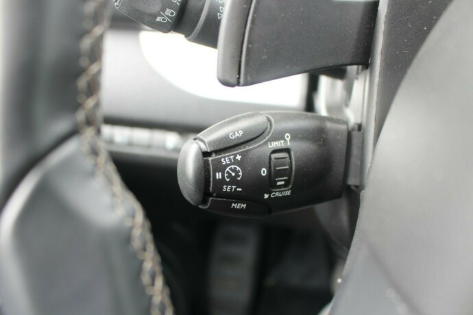 peugeot-expert-diesel-2022-big-19