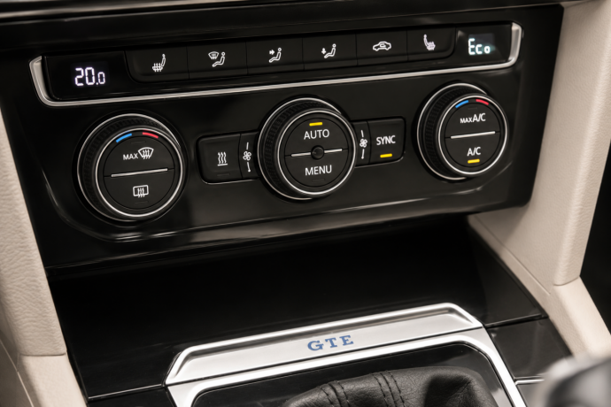 volkswagen-passat-elektrisitetbensin-2017-big-14