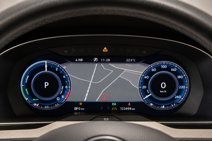 volkswagen-passat-elektrisitetbensin-2017-big-17