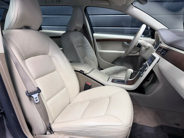 volvo-xc-70-diesel-2010-big-16