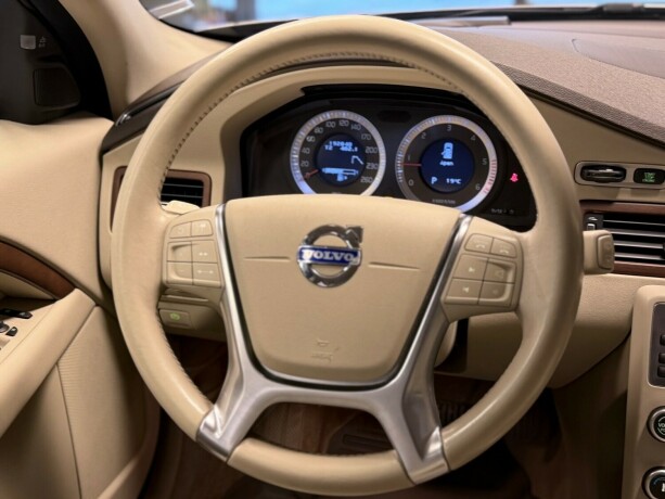volvo-xc-70-diesel-2010-big-21