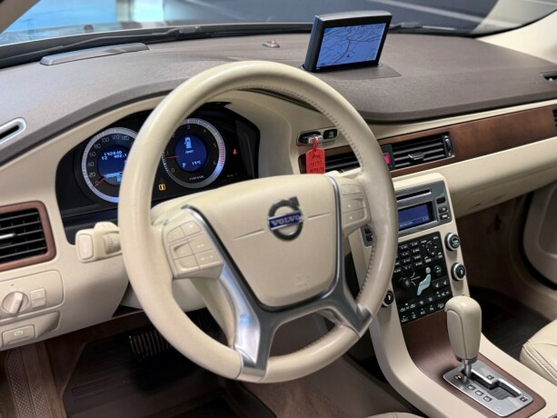volvo-xc-70-diesel-2010-big-10