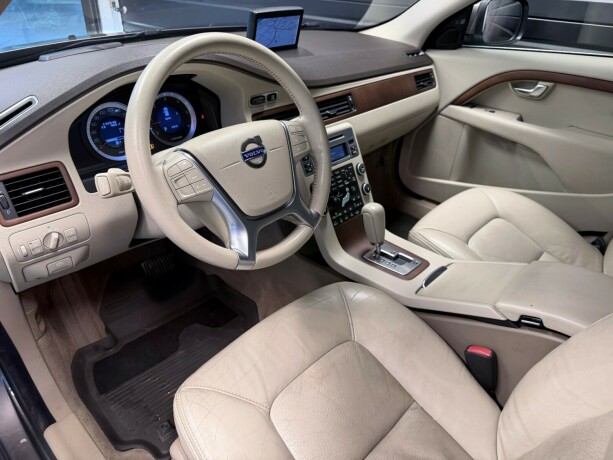 volvo-xc-70-diesel-2010-big-11