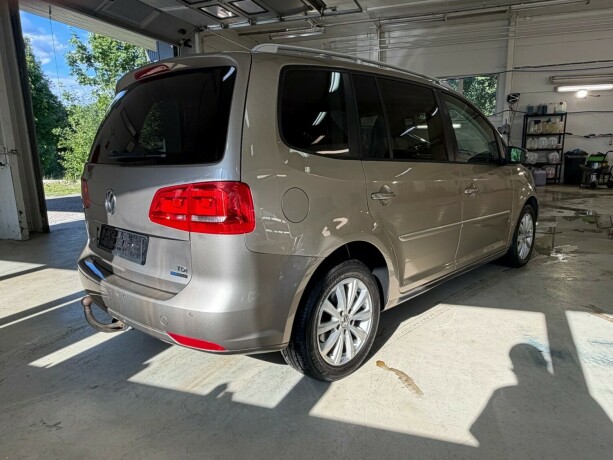 volkswagen-touran-diesel-2011-big-5
