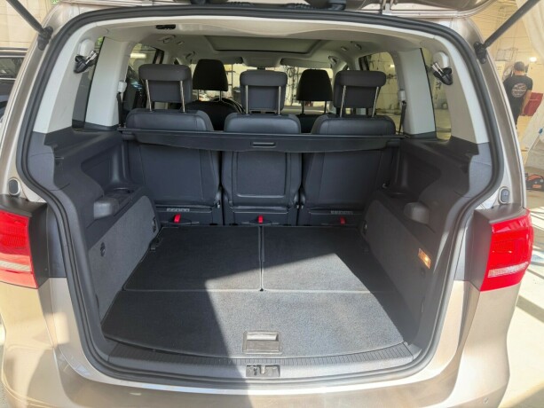 volkswagen-touran-diesel-2011-big-13