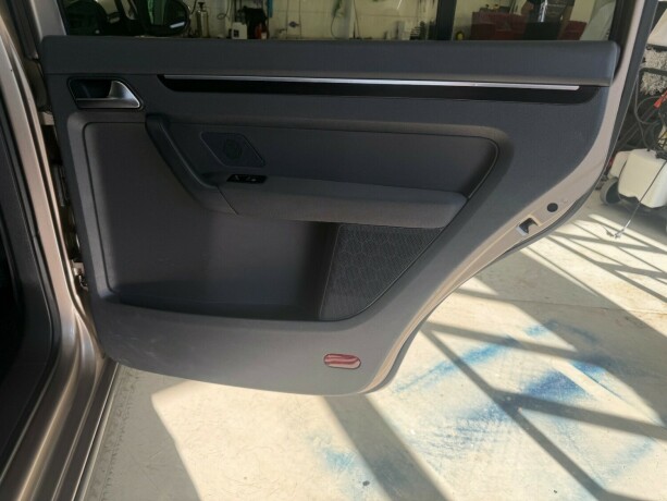 volkswagen-touran-diesel-2011-big-15