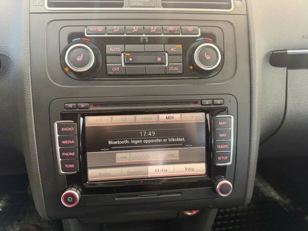 volkswagen-touran-diesel-2011-big-27