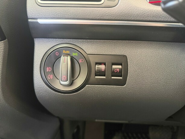 volkswagen-touran-diesel-2011-big-20