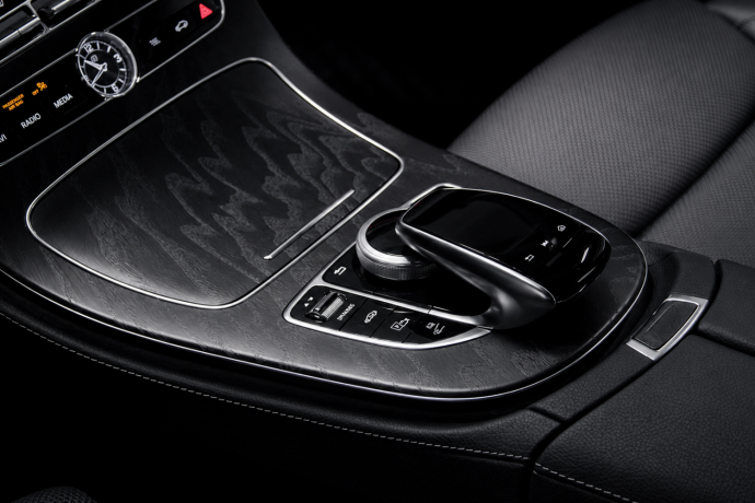 mercedes-benz-e300-e-elektrisitetbensin-2020-big-18