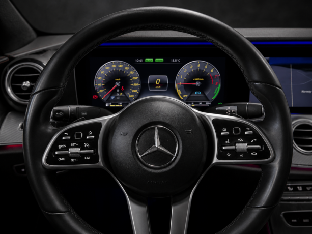 mercedes-benz-e300-e-elektrisitetbensin-2020-big-19